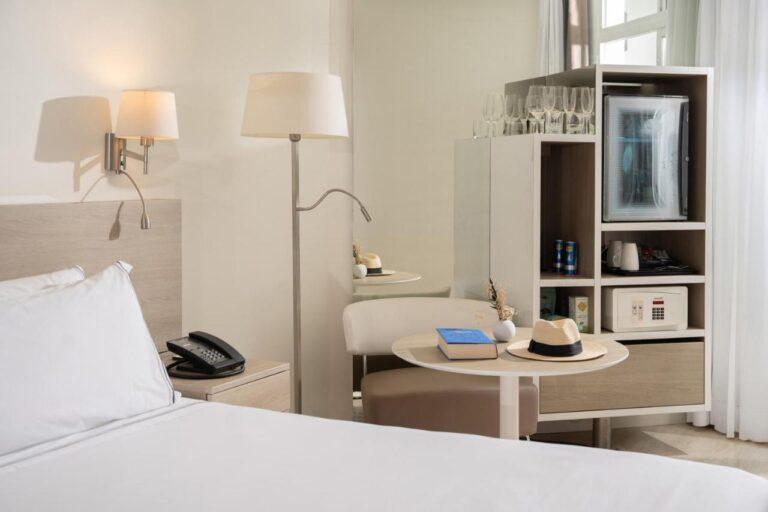 melia-ibiza-1lieu1salle-seminaire.jpg