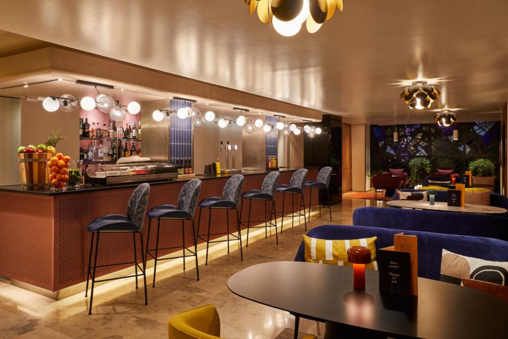 240110VocoMadridRetiro_VeerleEvens_BarLounge_025-2-scaled-1.jpg