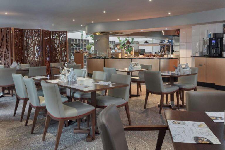 Hilton-DoubleTree-by-Hilton-Cambridge-City-Centre-1lieu1salle-3.jpg