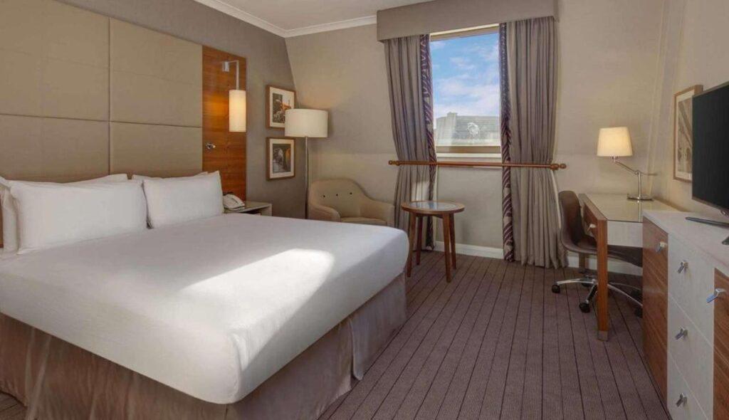Hilton-DoubleTree-by-Hilton-Cambridge-City-Centre-1lieu1salle-4.jpg