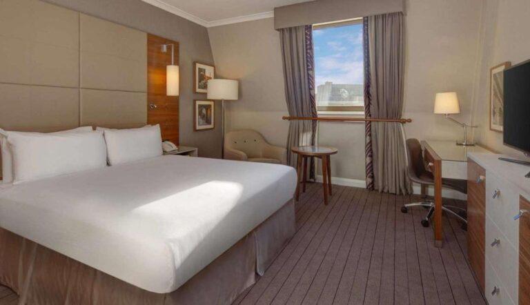 Hilton-DoubleTree-by-Hilton-Cambridge-City-Centre-1lieu1salle-4.jpg
