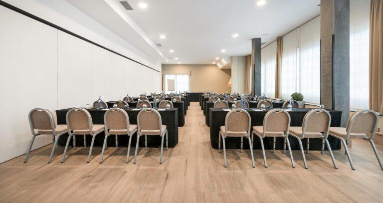 exe-peregrino-1lieu1salle-meeting.jpg