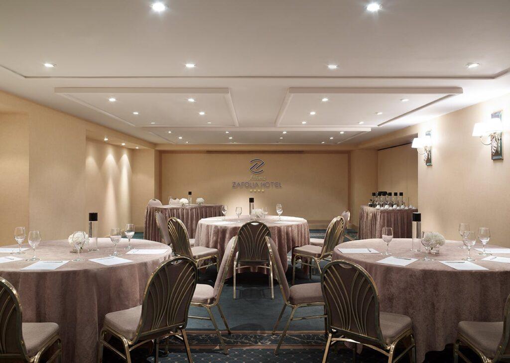 zafolia-hotel-1lieu1salle-reunion.jpg