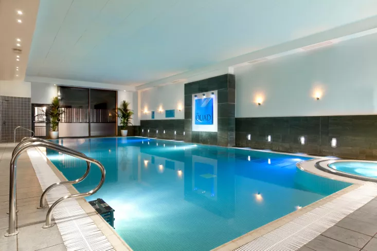 Crowne-Plaza-London-Docklands-PISCINE-1LIEU1SALLE.webp