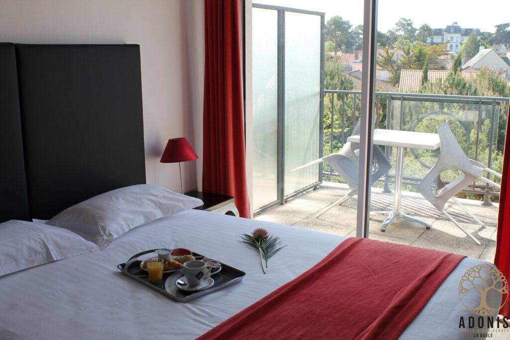 LA-BAULE-STUDIO-DOUBLE-TERRASSE-6-scaled-1.jpg