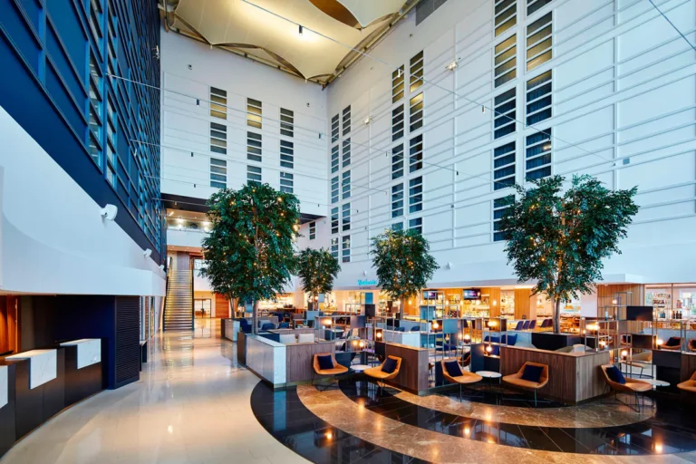 London-Heathrow-Marriott-Hotel-Lobby-1lieu1salle.webp