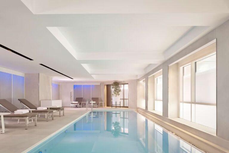 Piscine-Park-Plaza-London-Riverbank-1lieu1salle.avif.jpg