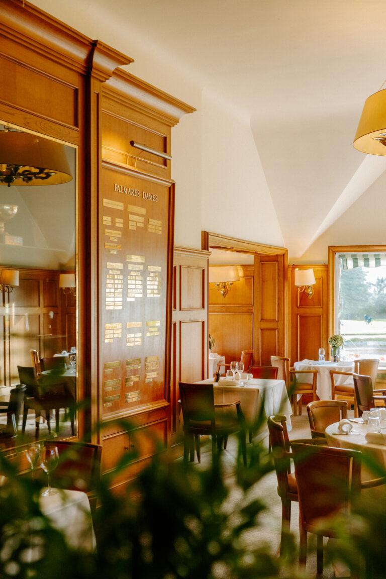 SALON-DES-TROPHEES-RESTAURANT-scaled-1.jpg