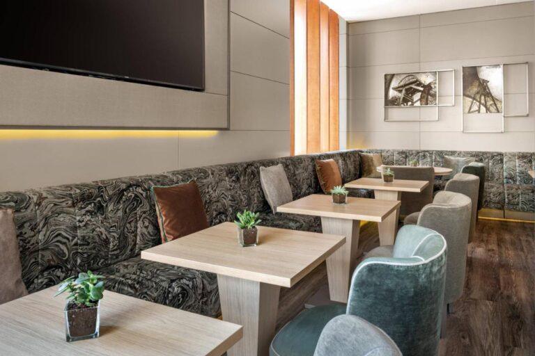 ac-hotel-ponferrada-1lieu1salle-meetings.jpg