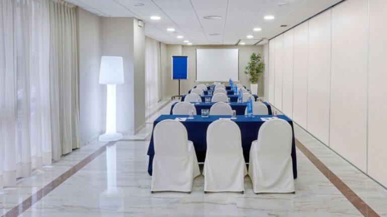 hesperia-vigo-1lieu1salle-meetings.jpg