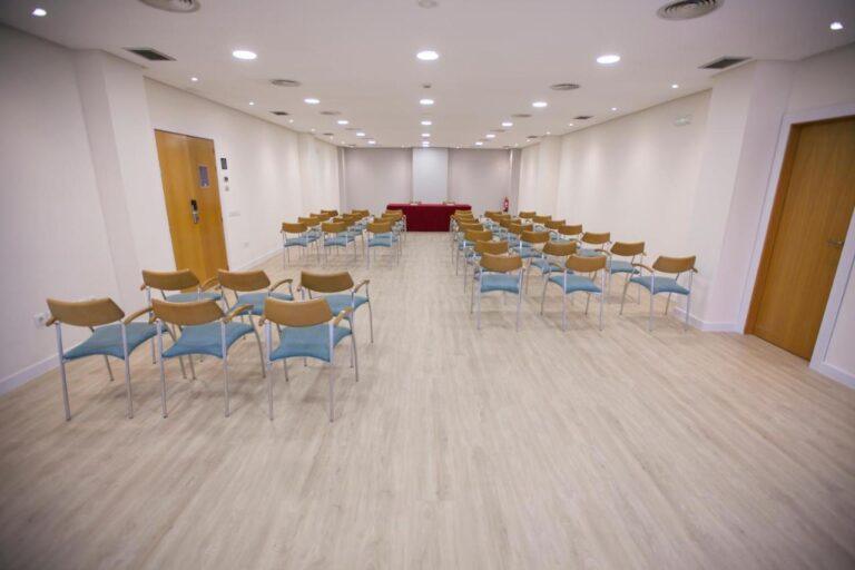 holiday-inn-express-valencia-ciencias-1lieu1salle-seminaire.jpg