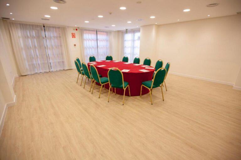 holiday-inn-express-valencia-ciencias-1lieu1salle-seminaires.jpg