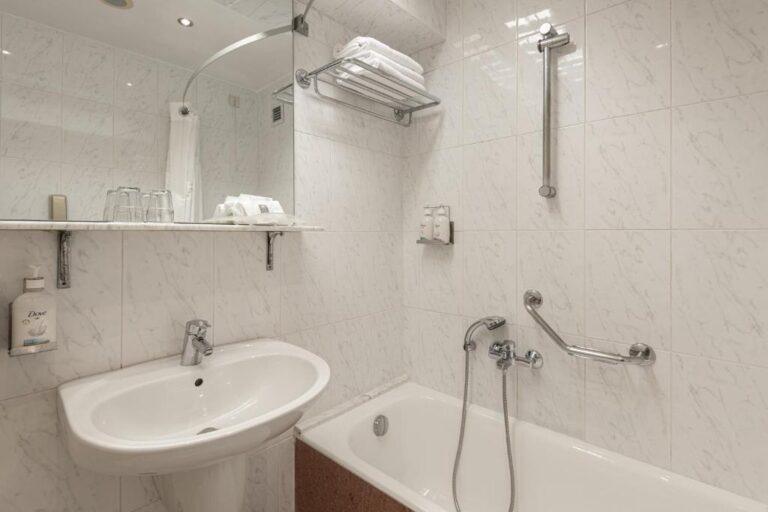 holiday-inn-thessaloniki-1lieu1salle-conferences.jpg