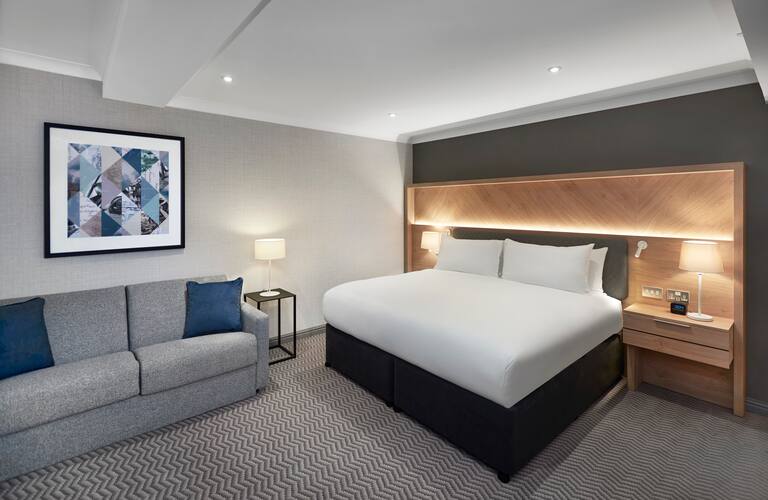 junior-suite-hilton-croydon-1lieu1salle.jpeg