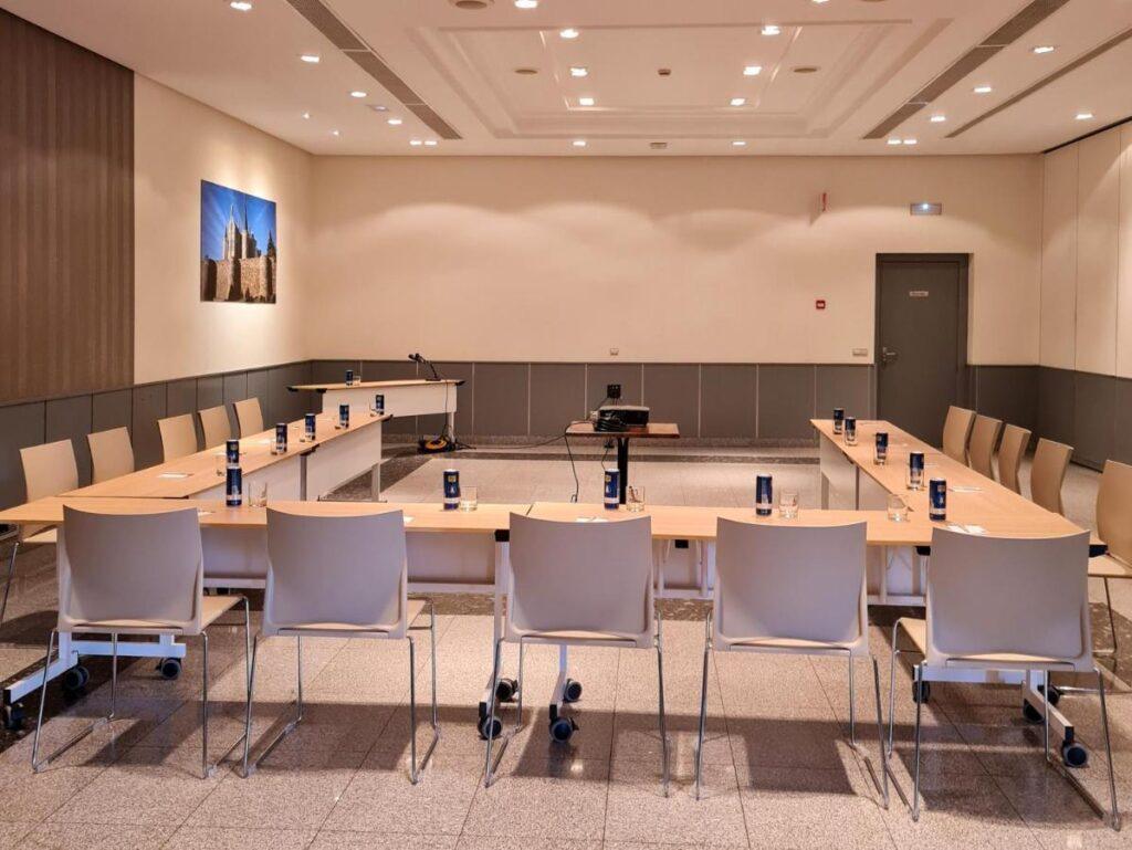 leon-camino-melia-1lieu1salle-meetings.jpg