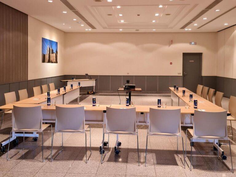 leon-camino-melia-1lieu1salle-meetings.jpg