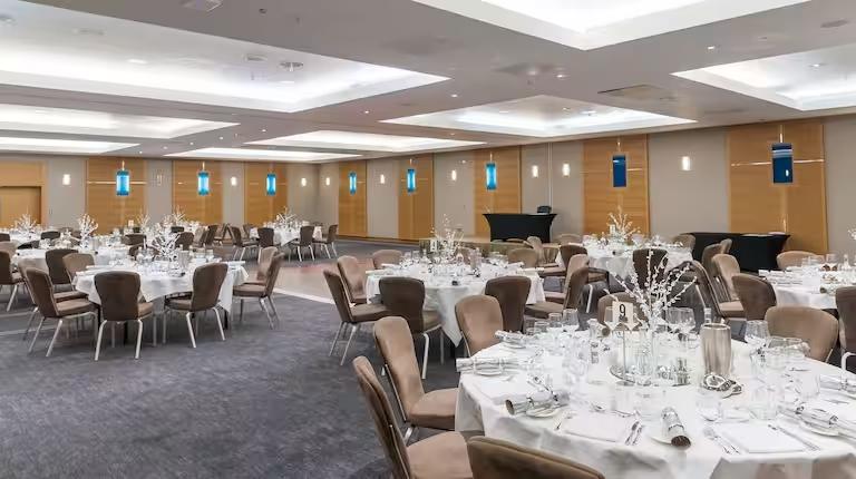 loncwhi-quaysidesuite10-1lieu1salle.avif_.avif.jpg