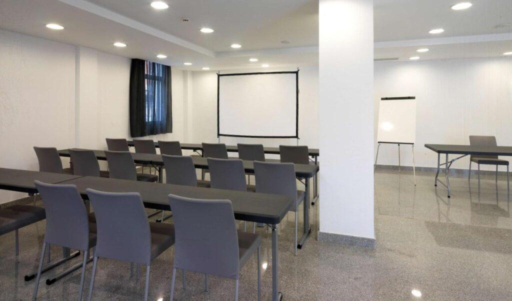 nh-avanzada-1lieu1salle-conference.jpg