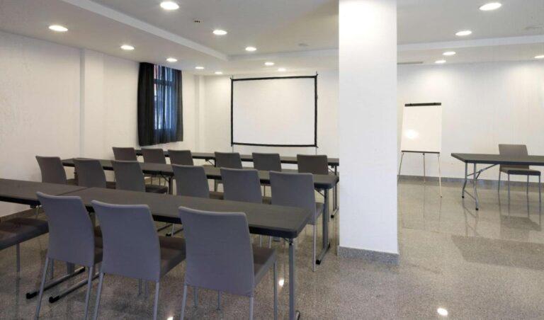 nh-avanzada-1lieu1salle-conference.jpg