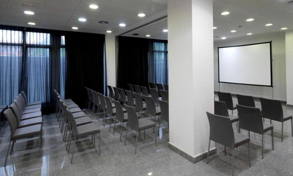 nh-avanzada-1lieu1salle-meeting.jpg