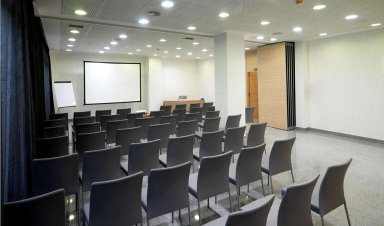 nh-avanzada-1lieu1salle-meetings.jpg