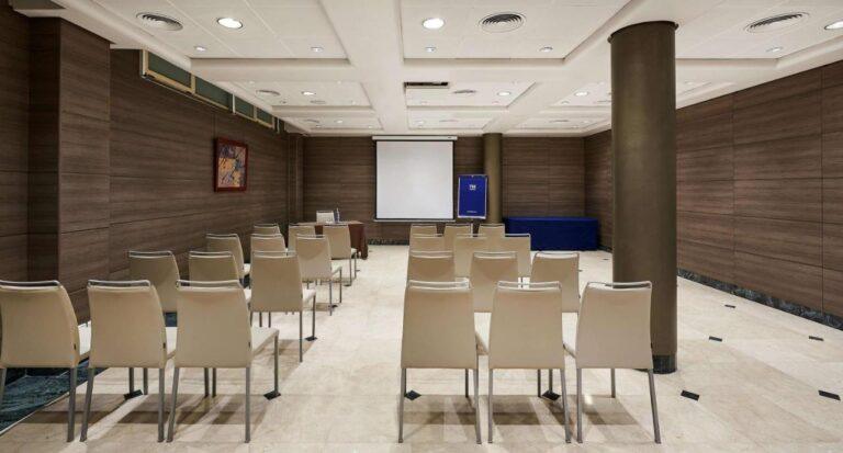 nh-valencia-center-1lieu1salle-conferences.jpg