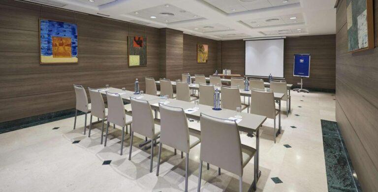 nh-valencia-center-1lieu1salle-meeting.jpg