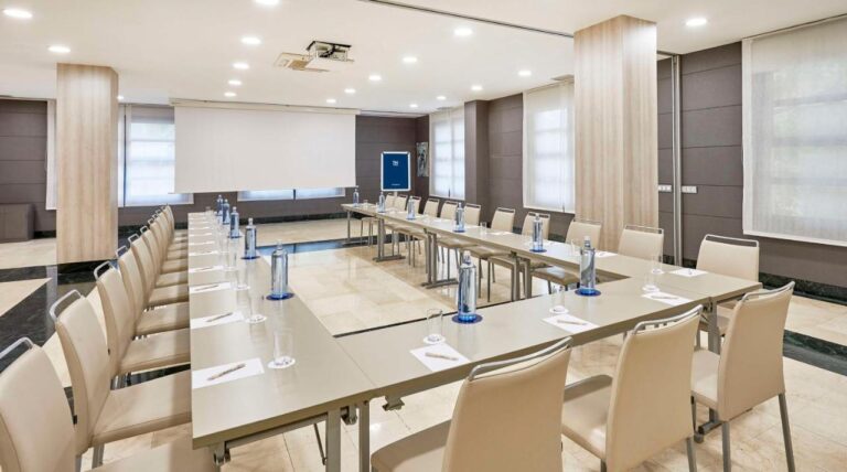 nh-valencia-las-artes-1lieu1salle-conference.jpg
