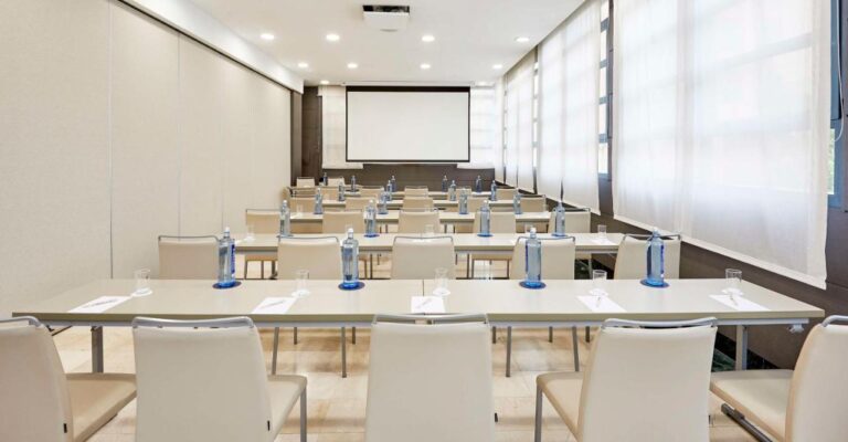 nh-valencia-las-artes-1lieu1salle-conferences.jpg