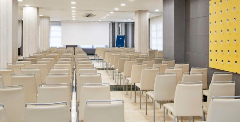 nh-valencia-las-artes-1lieu1salle-meetings.jpg
