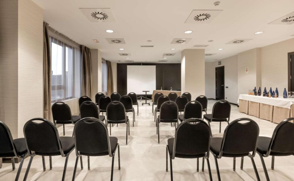 nh-valladolid-balago-1lieu1salle-conference.jpg