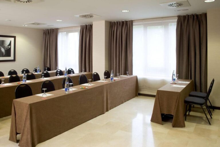 nh-valladolid-balago-1lieu1salle-meeting.jpg