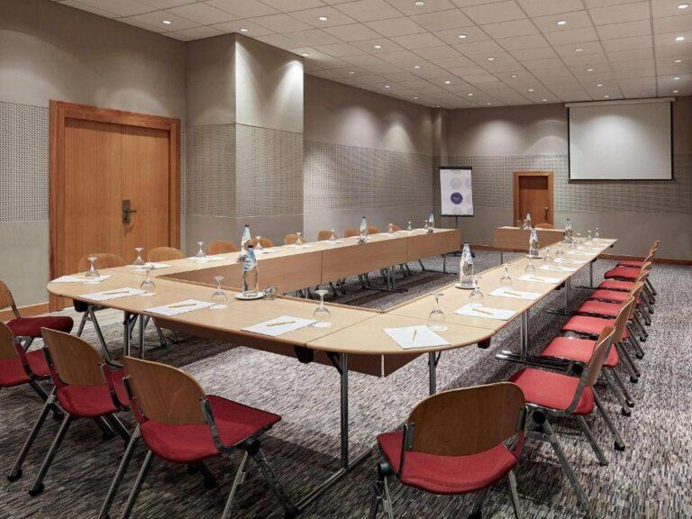 novotel-athenes-1lieu1salle-conference.jpg