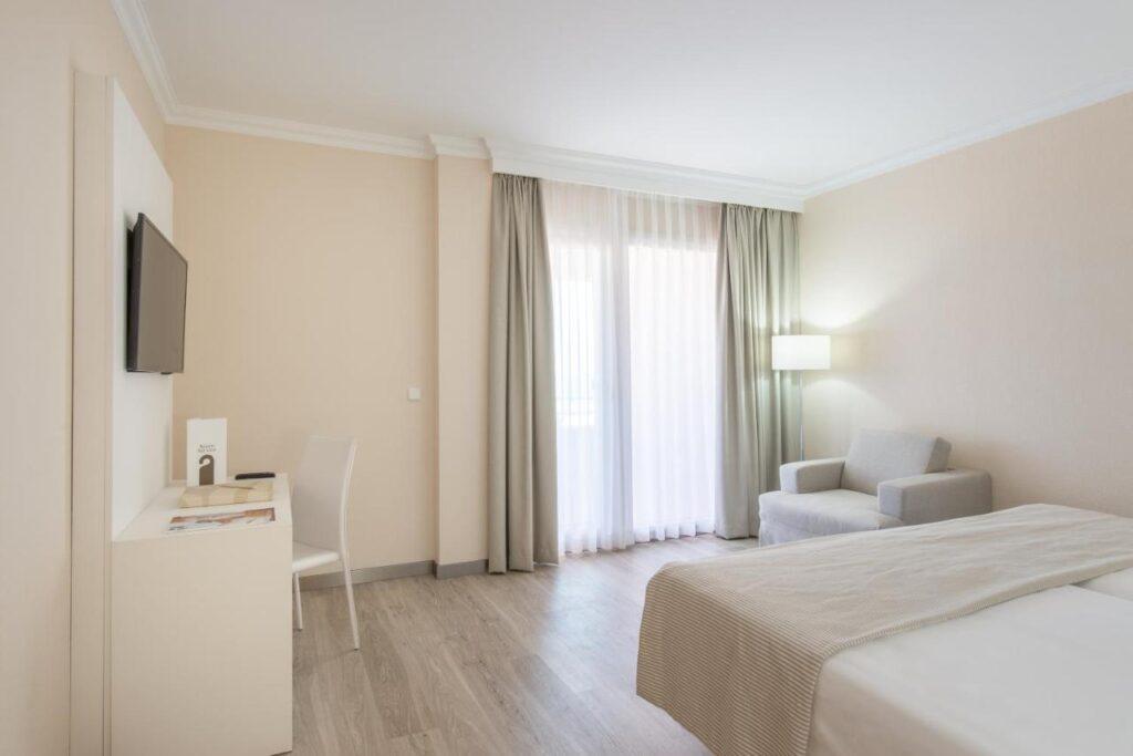 oliva-nova-beach-resort-1lieu1salle-reunion.jpg