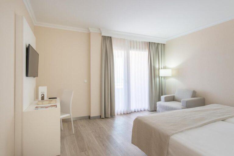 oliva-nova-beach-resort-1lieu1salle-reunion.jpg
