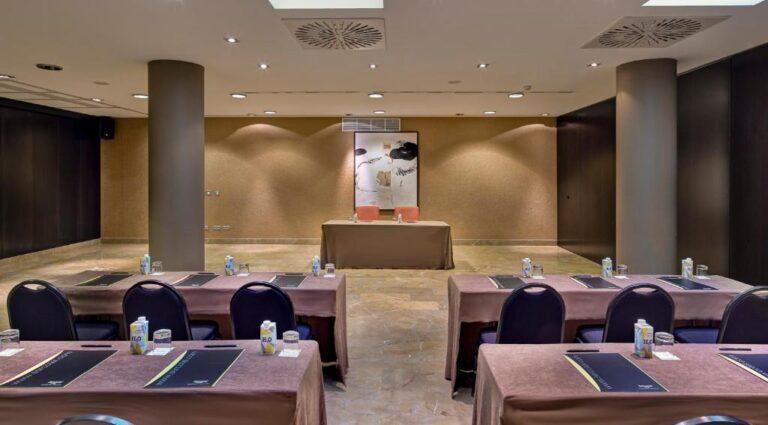 sercotel-puerta-catedral-1lieu1salle-conference.jpg