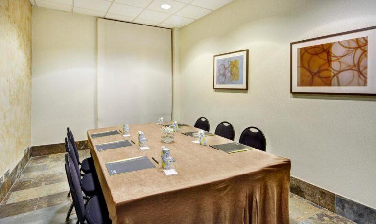 sercotel-puerta-catedral-1lieu1salle-conferences.jpg
