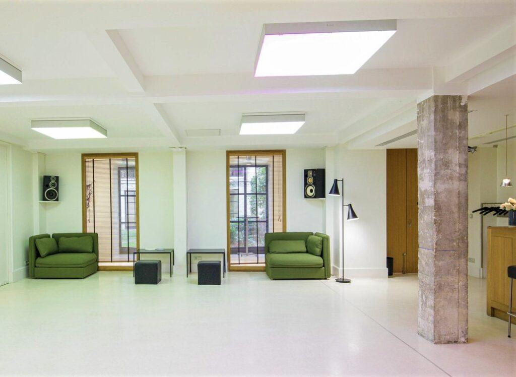 6-CLOITRE-FOYER-salons-2.jpg