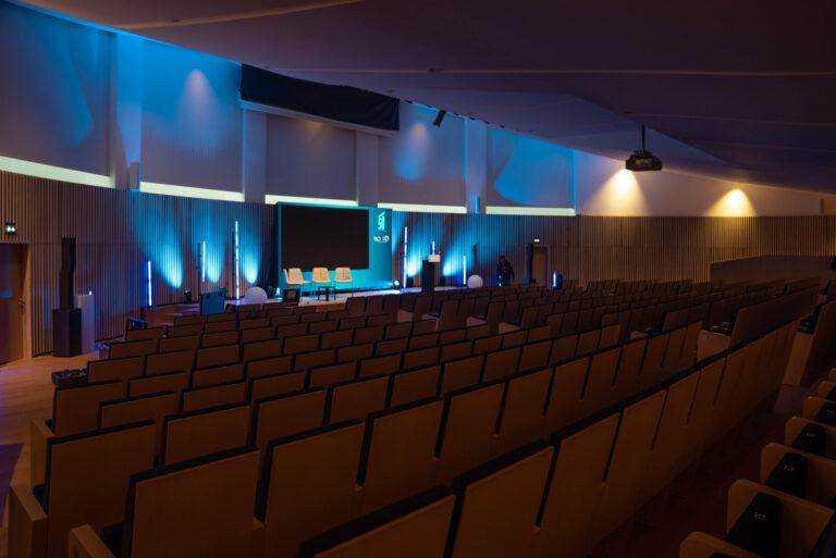 Auditorium-Le-Board-Val-Thorens-©L.-Castinel-SOGEVAB-scaled-1.jpg