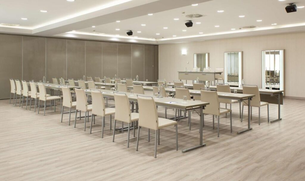 nh-pamplona-iruna-park-1lieu1salle-meeting.jpg