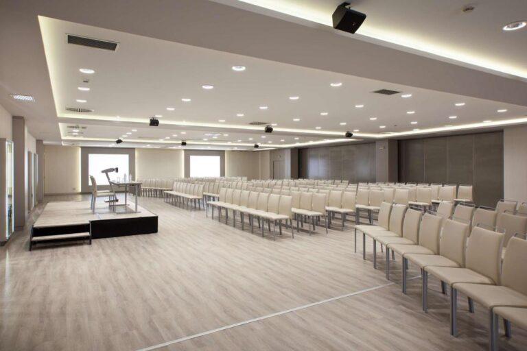 nh-pamplona-iruna-park-1lieu1salle-meetings.jpg