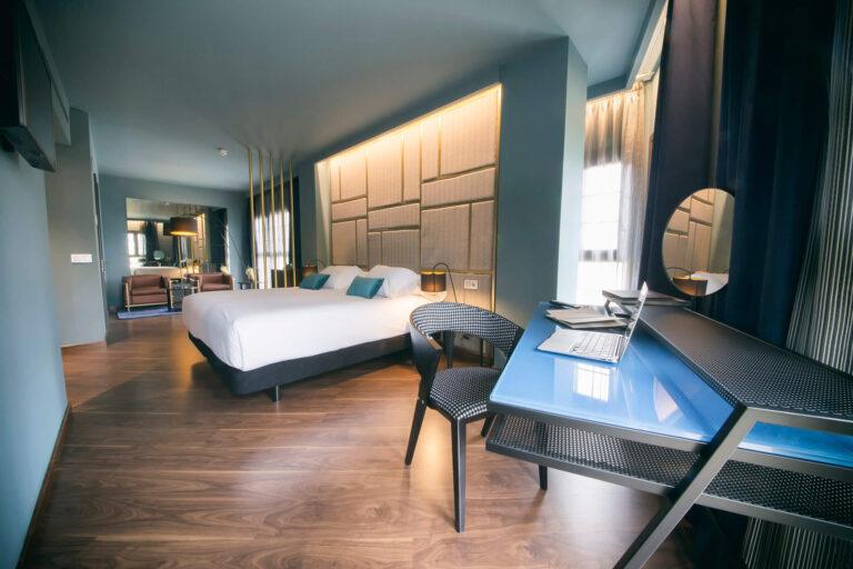 pamplona-catedral-hotel-1lieu1salle-reunions.jpg