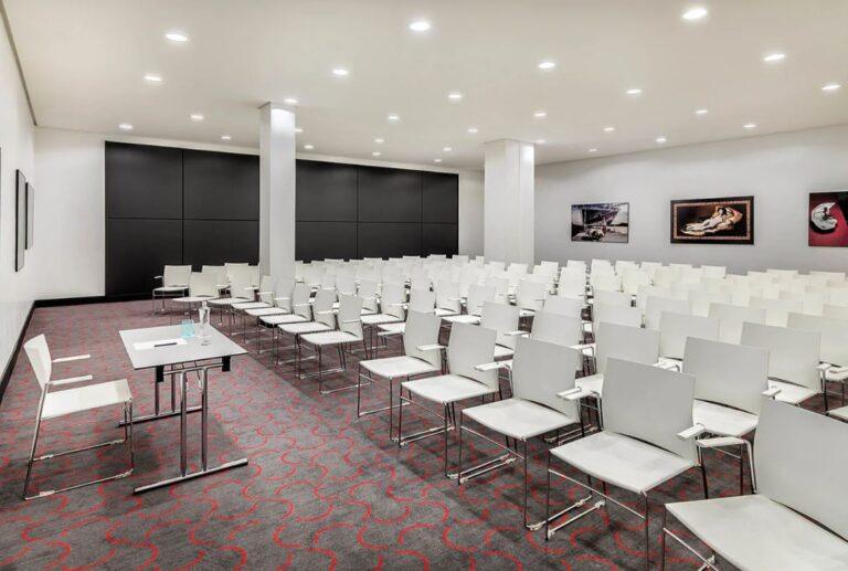 h10-estepona-palace-1lieu1salle-conferences.jpg