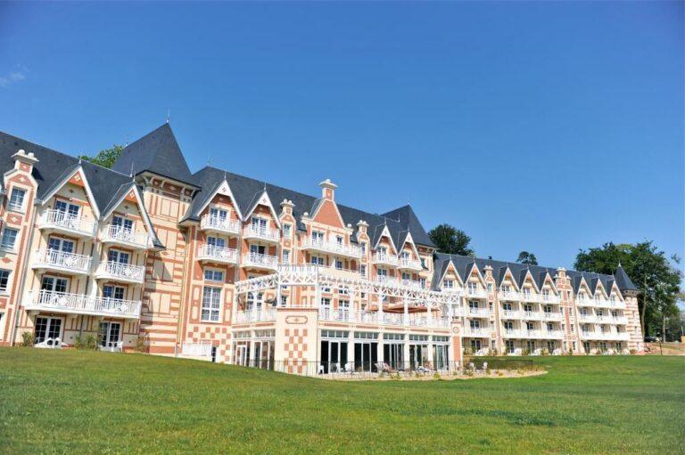 BO-Resort-1Liue1Salle-1.jpg