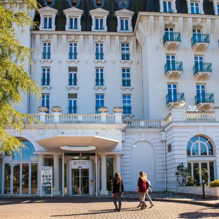 Centre_de_Congres_l_Imperial-Francoise_Cavazzana-12071-1200px.jpg