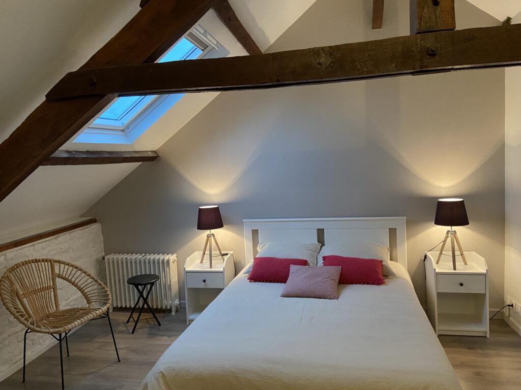 Domaine-de-la-Beguinais-Bretagne-Grand-gite-chambre2-scaled-1.jpg