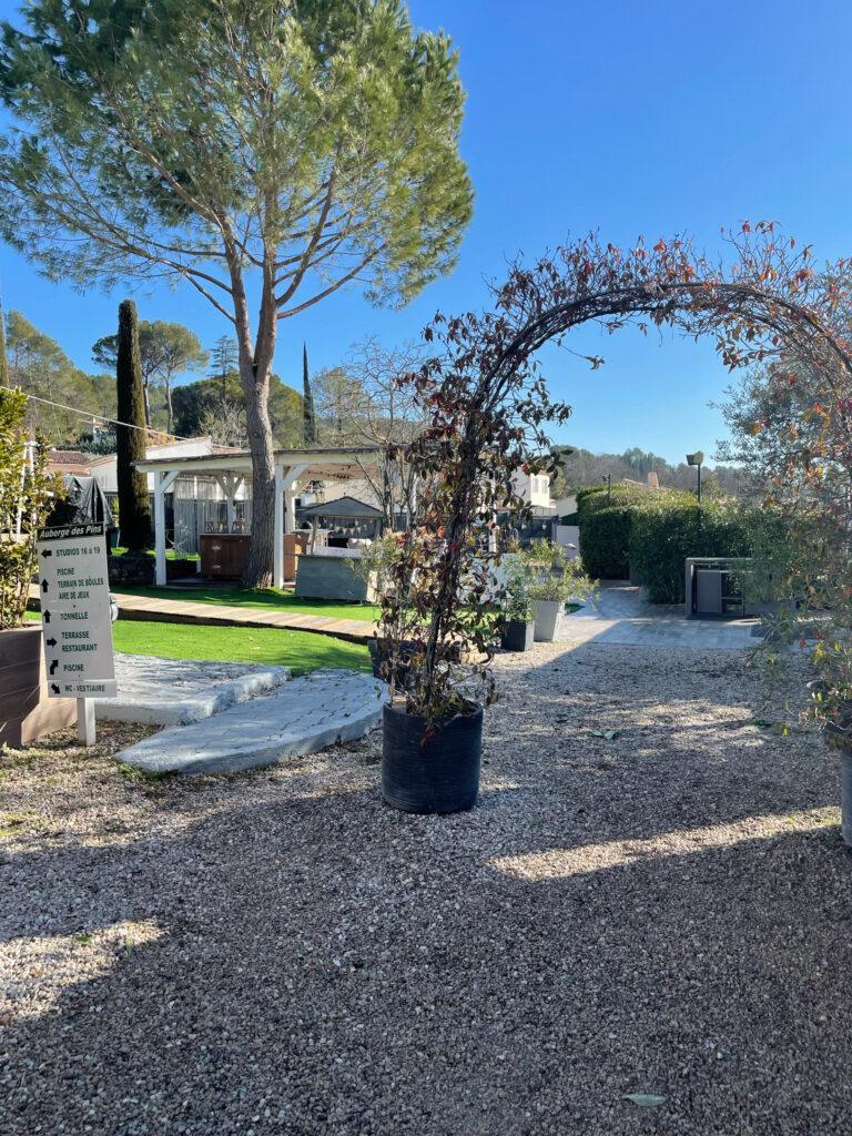 EXTERIEUR-AUBERGE-DES-PINS-3-2-scaled-1.jpeg