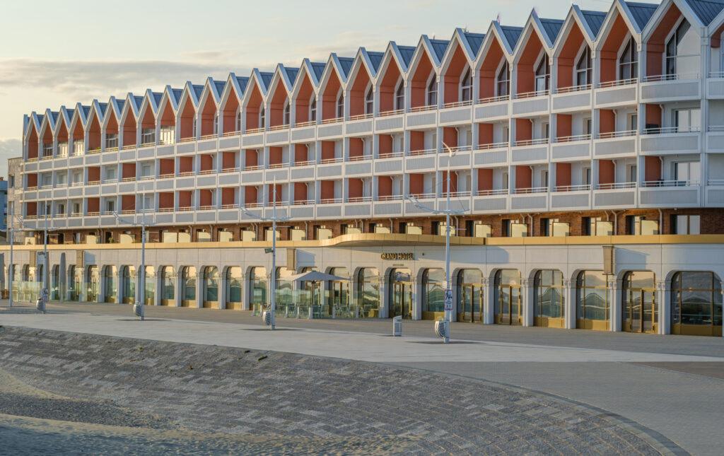 EXTERIOR-DAY-SEA-SIDE-scaled-1.jpg