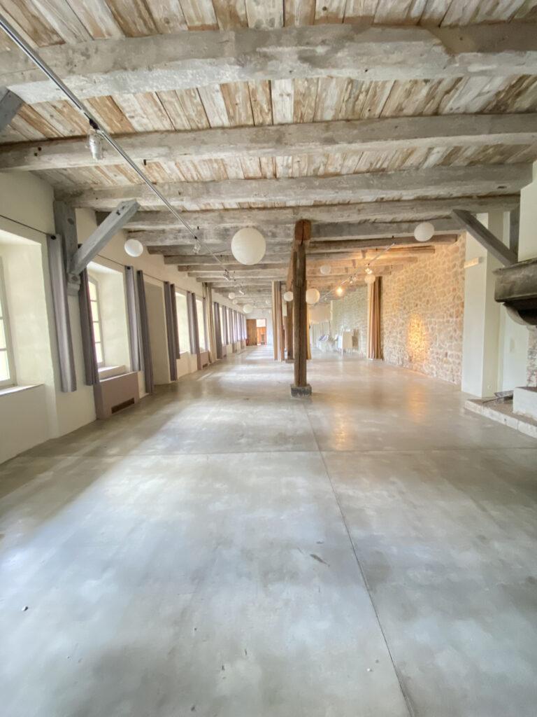 SALLE-VIDE-2-scaled-1.jpeg