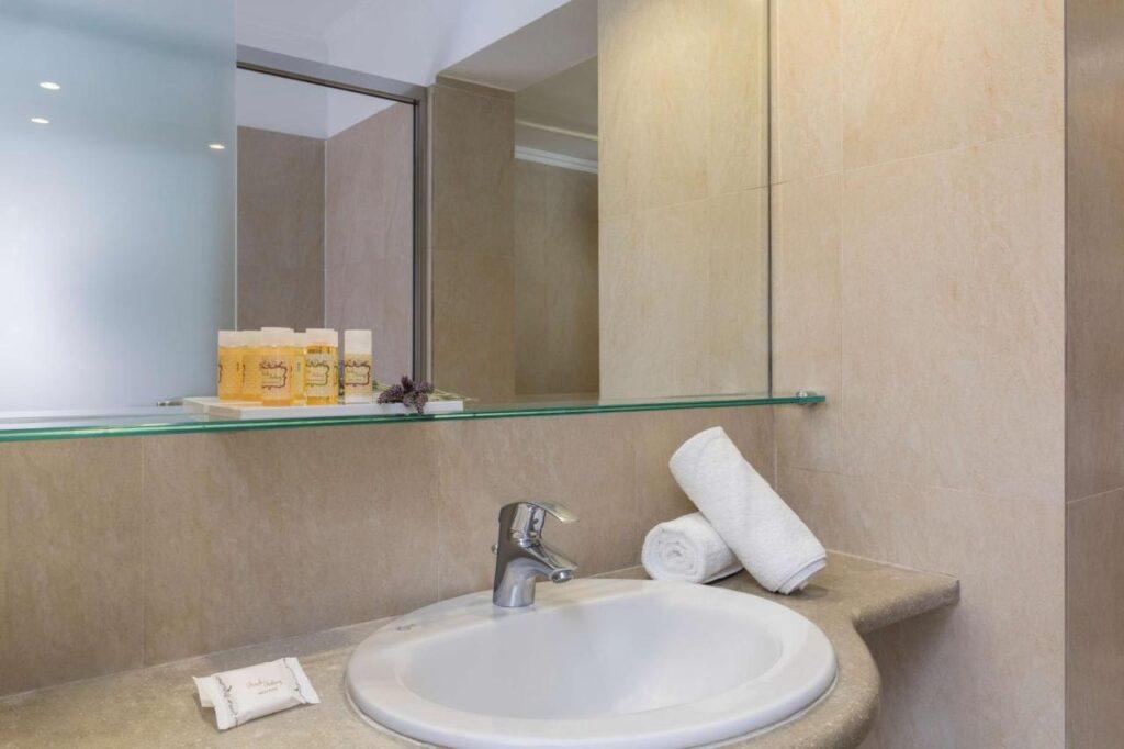best-western-rhodes-1lieu1salle-convention.jpg
